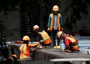 Pekerja Konstruksi IKN Mengeluh: Gaji Terlambat, Lembur Tak Dibayar