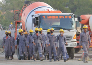 “Tenaga Kerja Kaltim Beralih ke Jasa, Tapi Pengangguran Masih Mengintai”