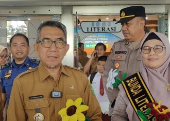 Bupati Kutim Angkat Bicara Soal Aksi Tanam Pisang di Jalan Pertanian Singa Geweh