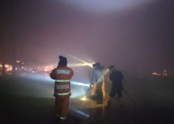 Gudang di Muara Bunyut Dilalap Api Tengah Malam, Pemadaman Berlangsung hingga Dini Hari